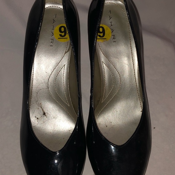 Tahari Navy blue patent leather 3inch pumps - Picture 4 of 5